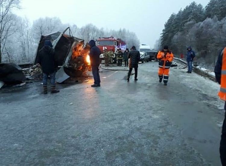 В Татарстане пять человек пострадали в крупной аварии на М7