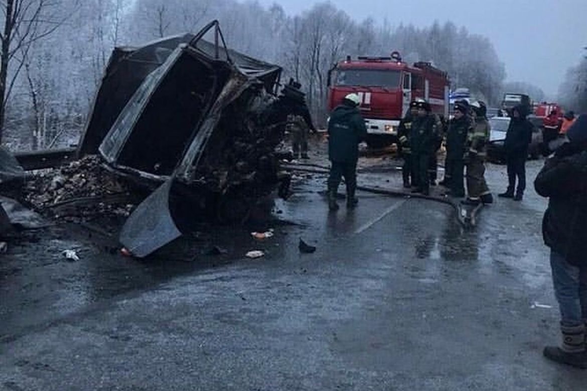 В Татарстане пять человек пострадали в крупной аварии на М7