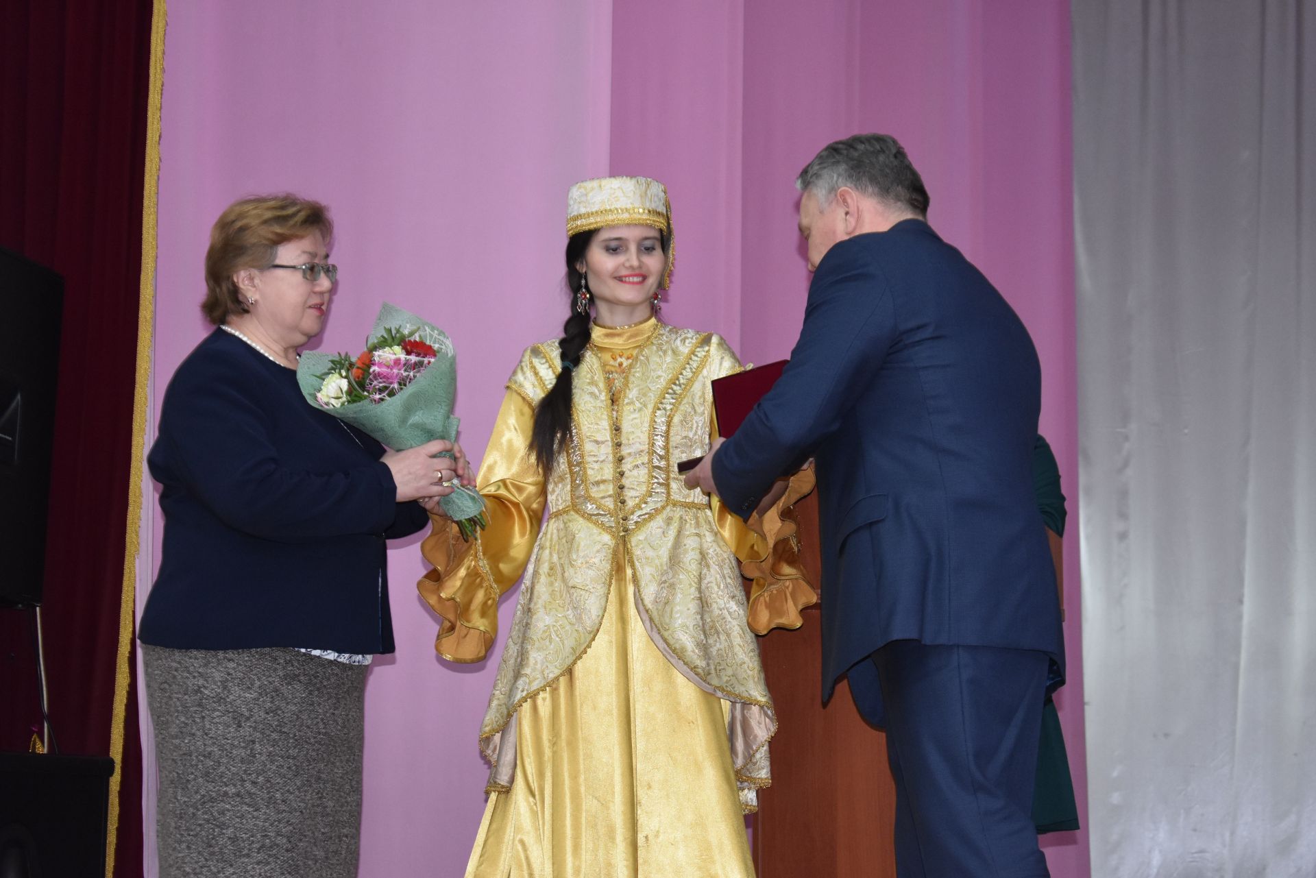 Апаста узган киңәшмәдә Татарстан Республикасы Премьер-министры урынбасары-мәгариф һәм фән министры Рафис Борһанов катнашты