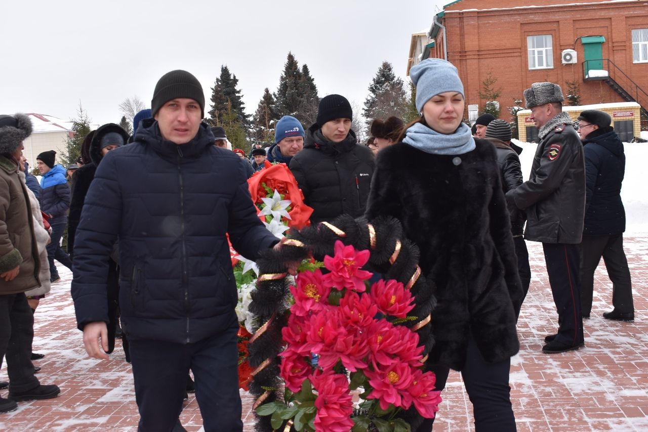 Апаста Ватанны саклаучылар көне билгеләп үтелде