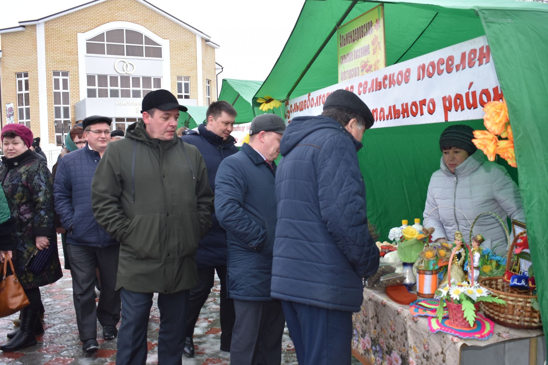 Апаста Нәүрүз бәйрәме уңаеннан авыл хуҗалыгы товарлары ярминкәсе узды