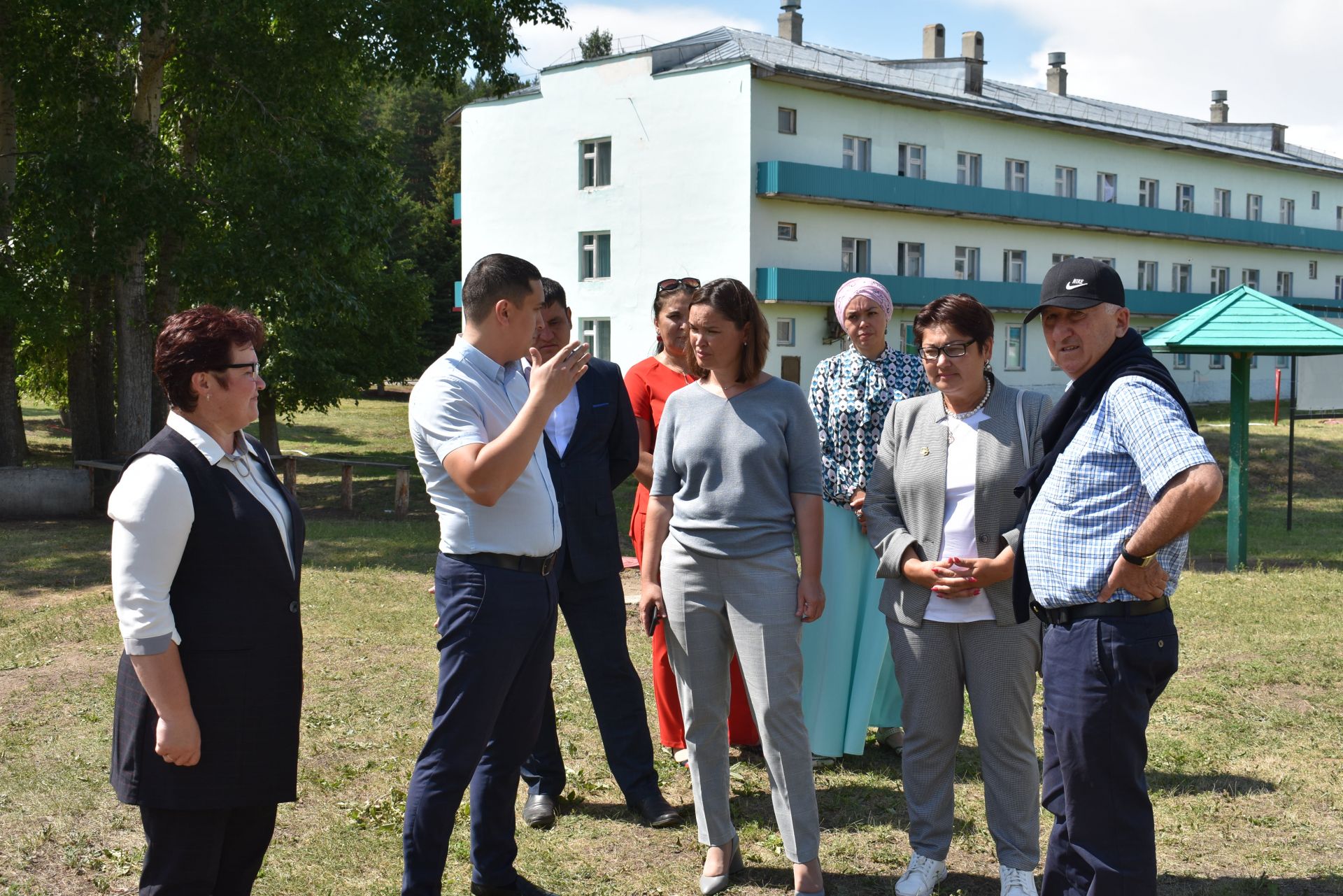 Татарстан вице-премьеры ярдәмчесе балалар лагерьлары эшчәнлеге белән танышты