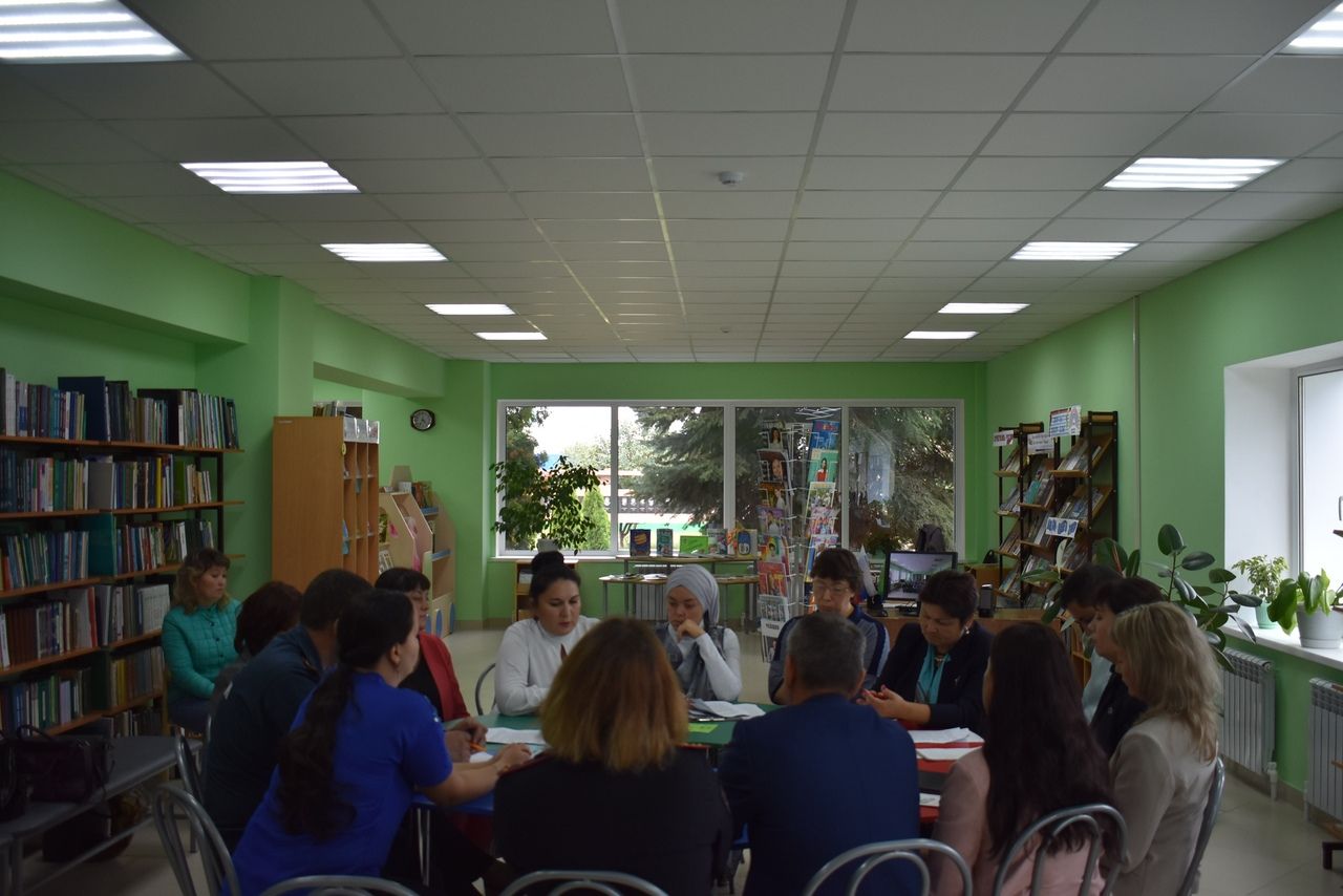 В Центральной библиотеке Апастово проведён круглый стол-совещание