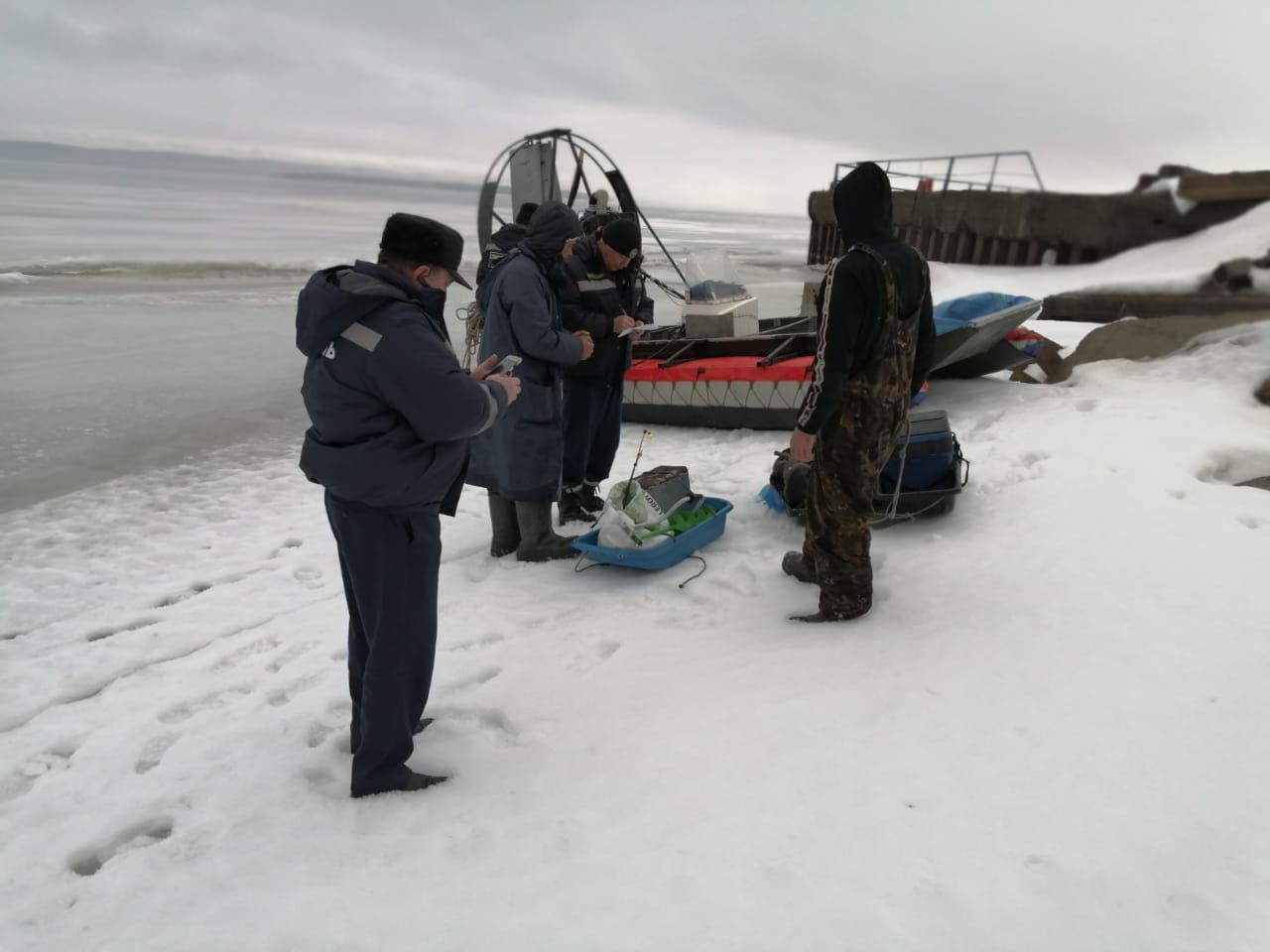В Тетюшском районе спасли рыбаков