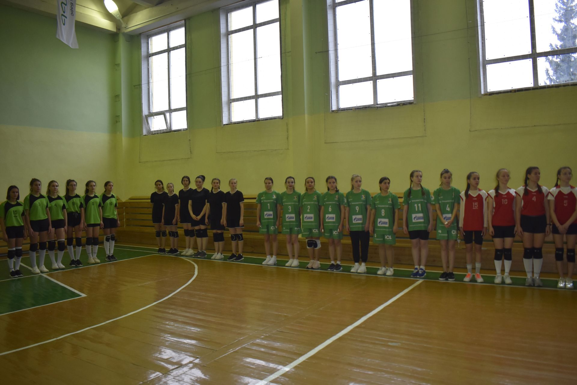 На базе Апастовской школы прошли игры по волейболу среди девушек – учащихся школ района