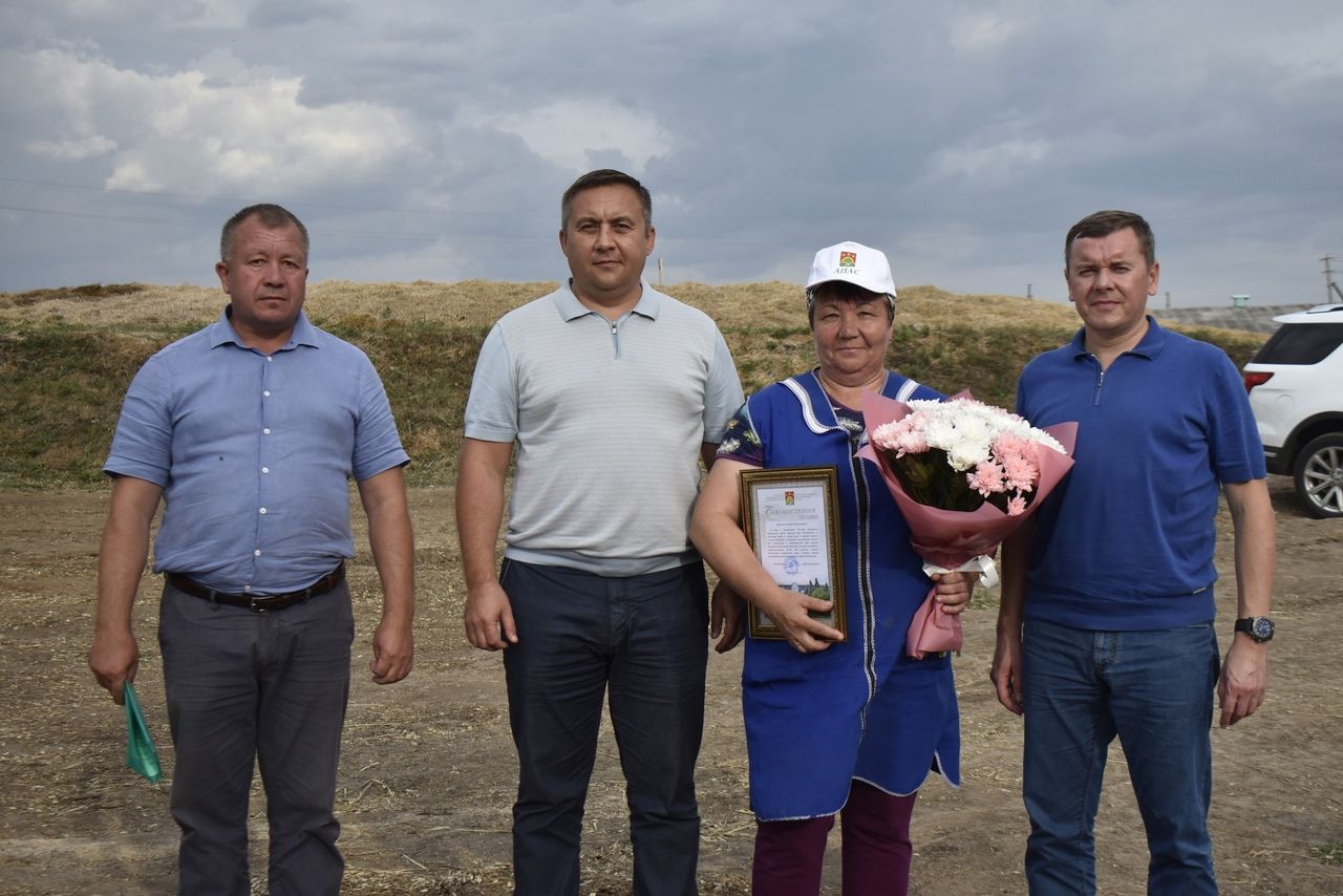 Апаска эшлекле визит белән Республика авыл хуҗалыгы һәм азык-төлек министры Марат Җәббаров килде