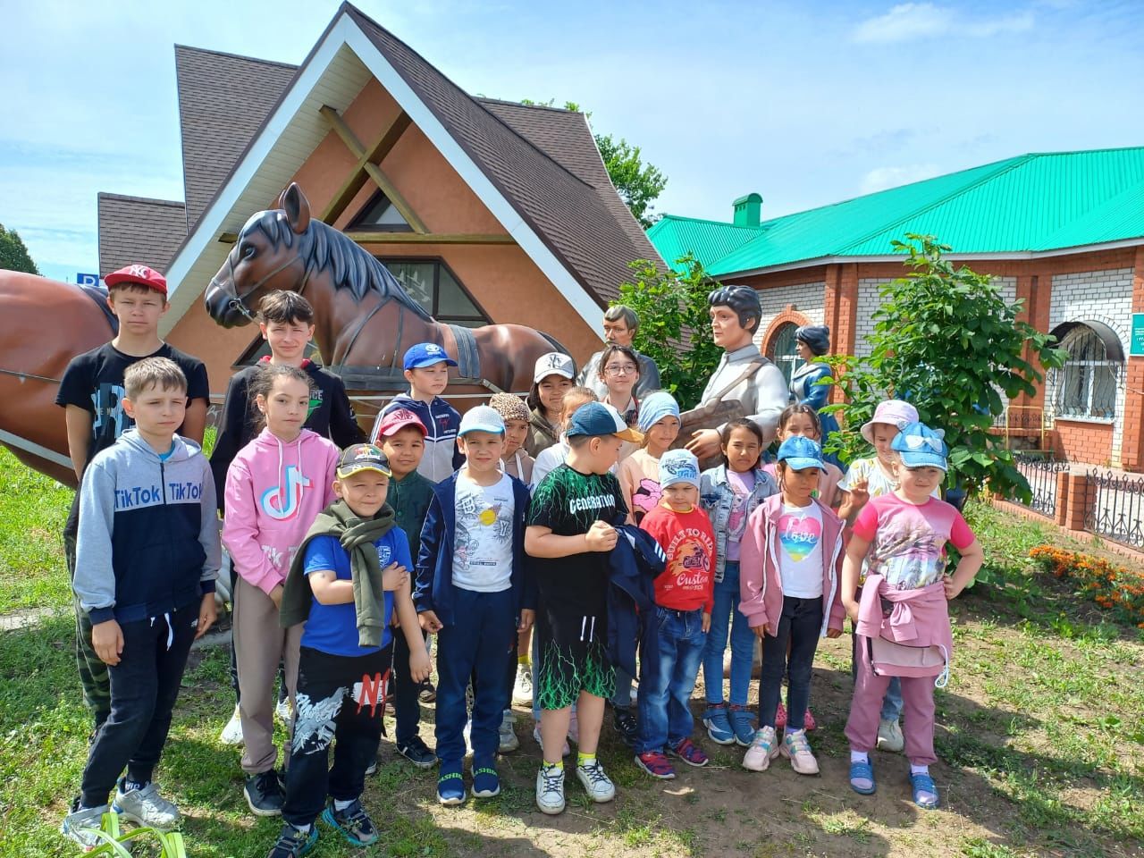 В Бишевской школе действуют два летних лагеря