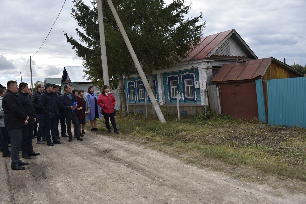 В Альмендеровском сельском поселении специальная комиссия осмотрела бесхозные и заброшенные дома