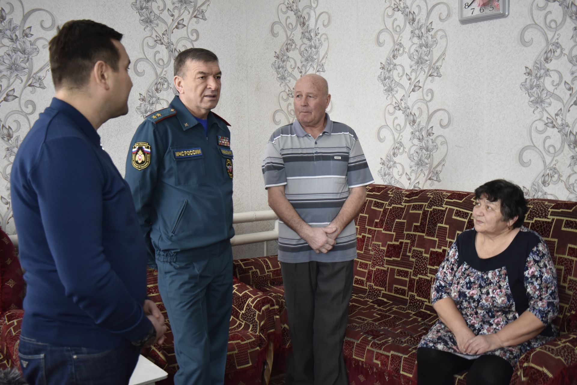 Гадәттән тыш хәлләр министры Рафис Хәбибуллин якыннары мобилизациядә булган гаиләләр белән очрашты