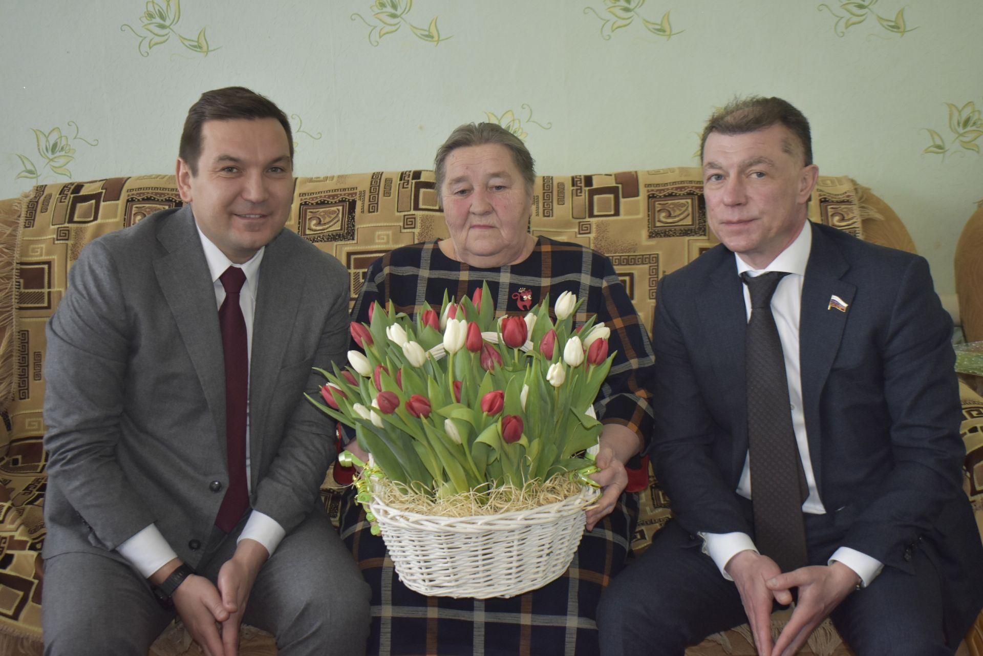 Любовь Харитонова гордится сыном полковником