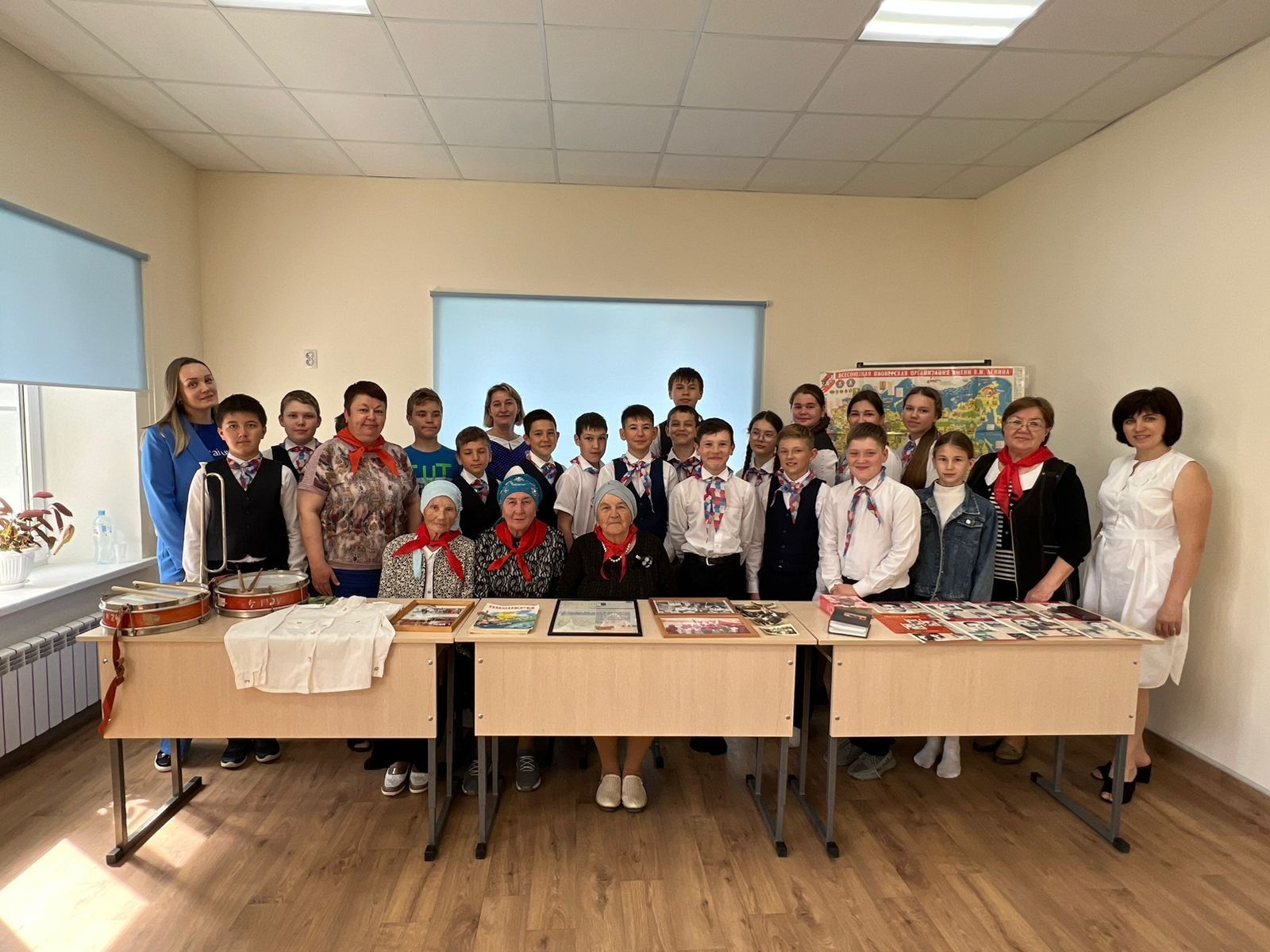 В Апастовском ЦДТ «Сэлэт» совместно с Советом ветеранов было проведено праздничное мероприятие, посвященное Дню пионерской организации