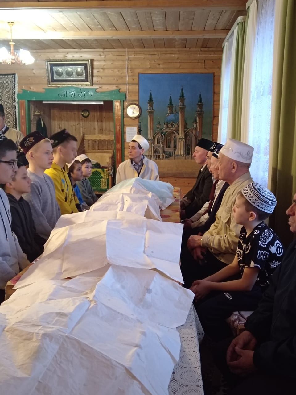 Әлмәндәрдә узган ифтар ашында балалар да катнашты