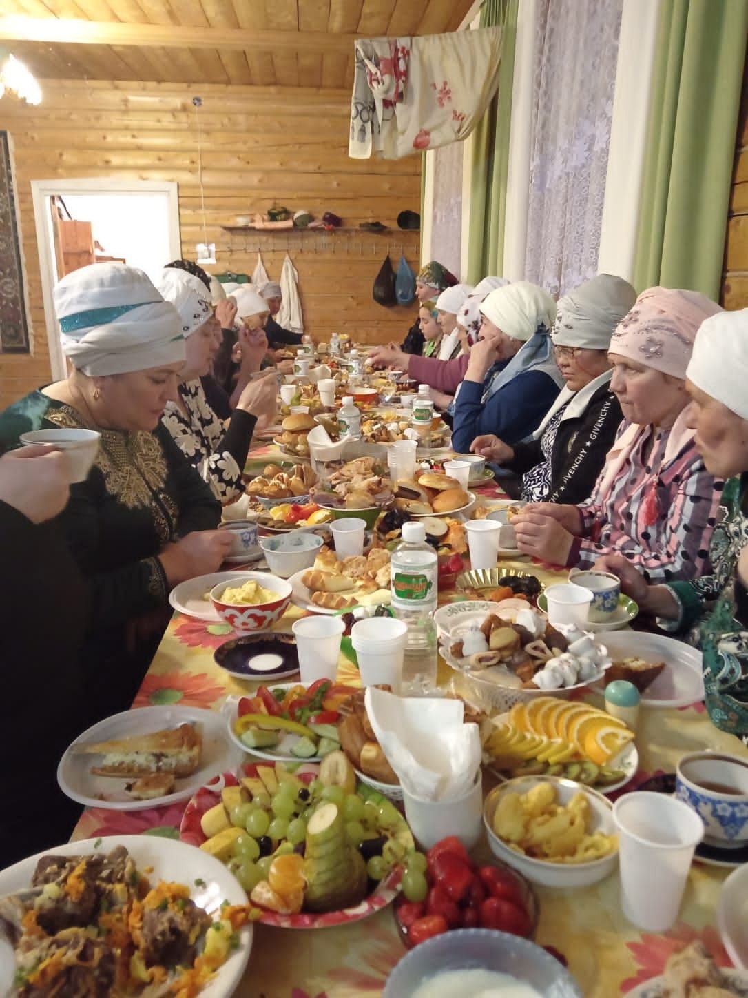 Әлмәндәрдә узган ифтар ашында балалар да катнашты