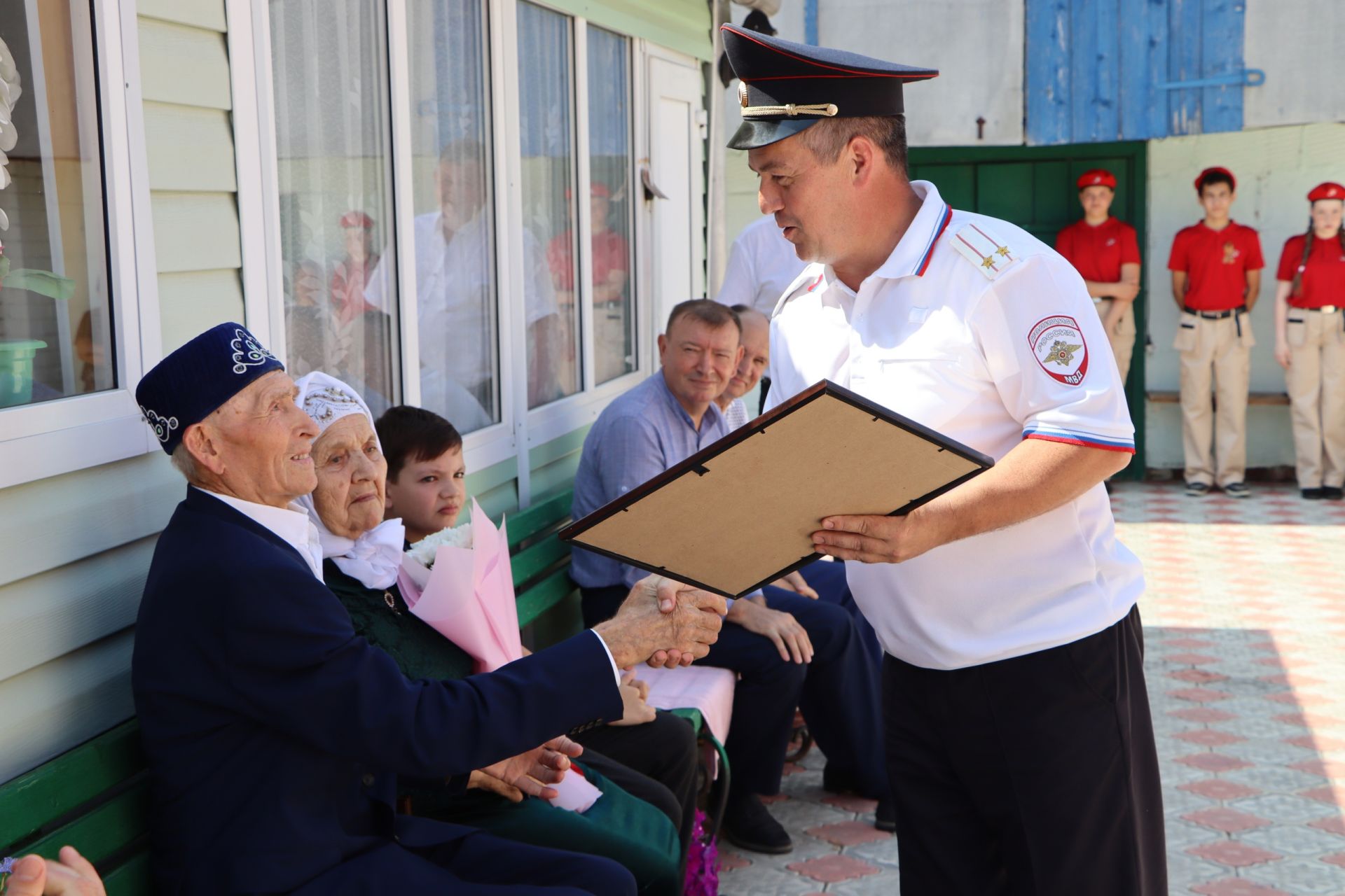 Заготзерно бистәсендә яшәүче Хәбибуллиннар “Мәхәббәт һәм тугрылык өчен” медаленә лаек булдылар.