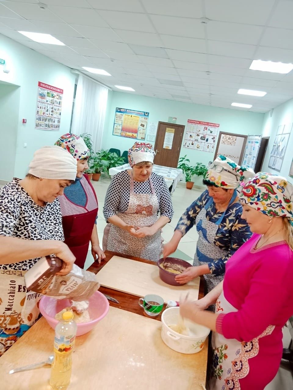 Иске Йомралыда махсус хәрби операциядәге егетләргә токмач кистеләр