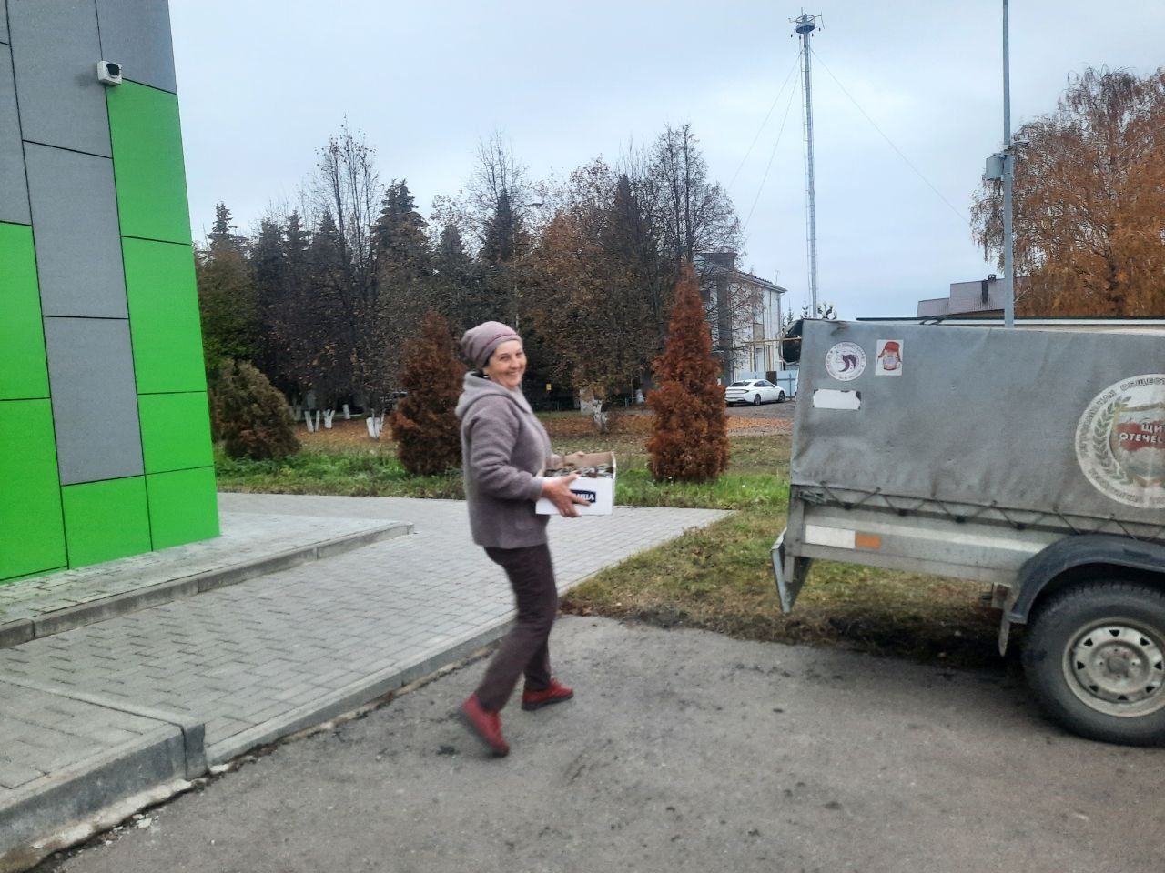 Апаста гуманитар ярдәм җыю һәм аларны хәрбиләргә җибәрү эше өзелми