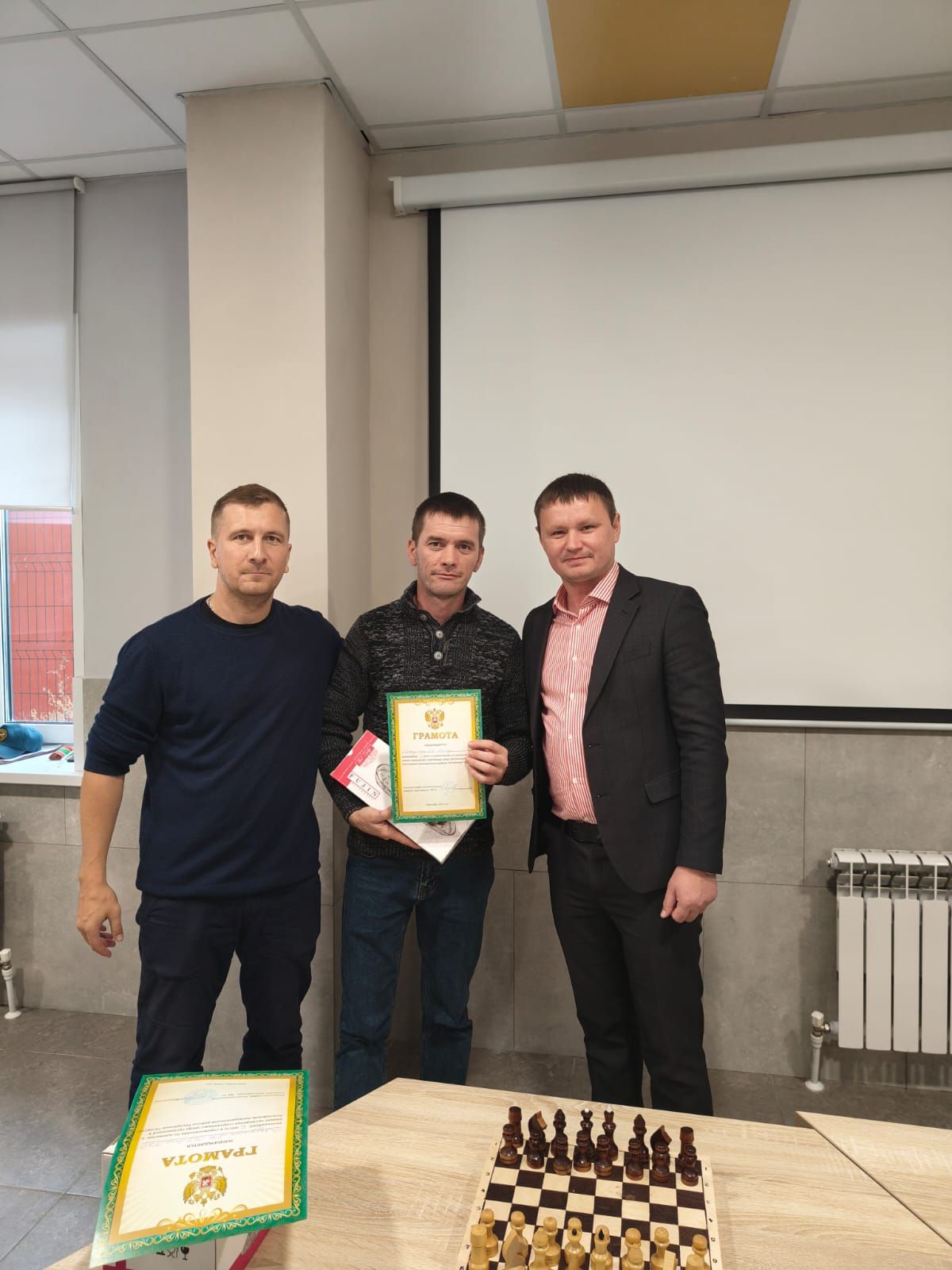 В молодежном центре «Яшьлек» - соревнования по шашкам и шахматам