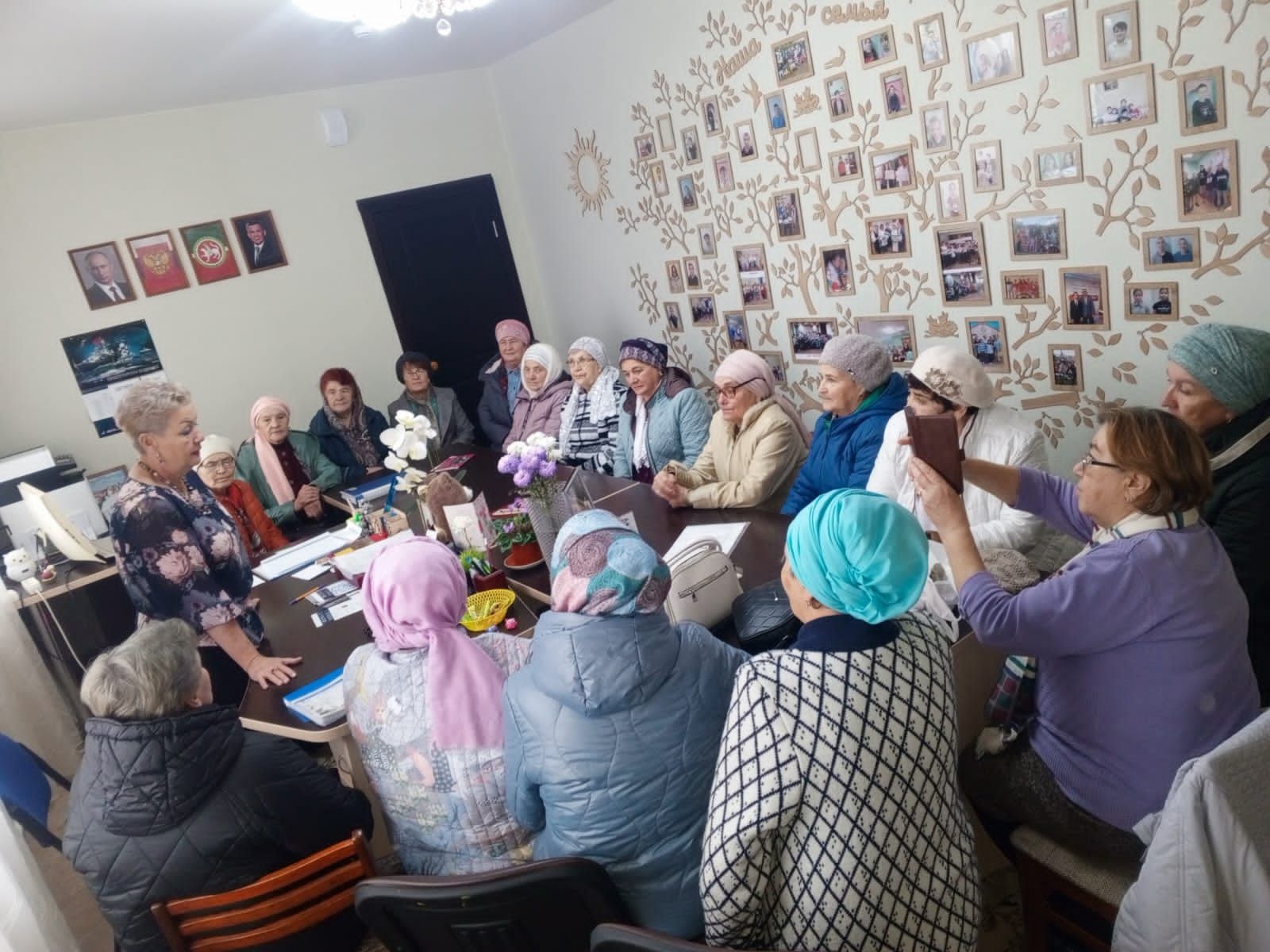 Апастовские серебряные волонтёры посетили Нурлатский детдом «ДОБРЫЙ ДОМ»