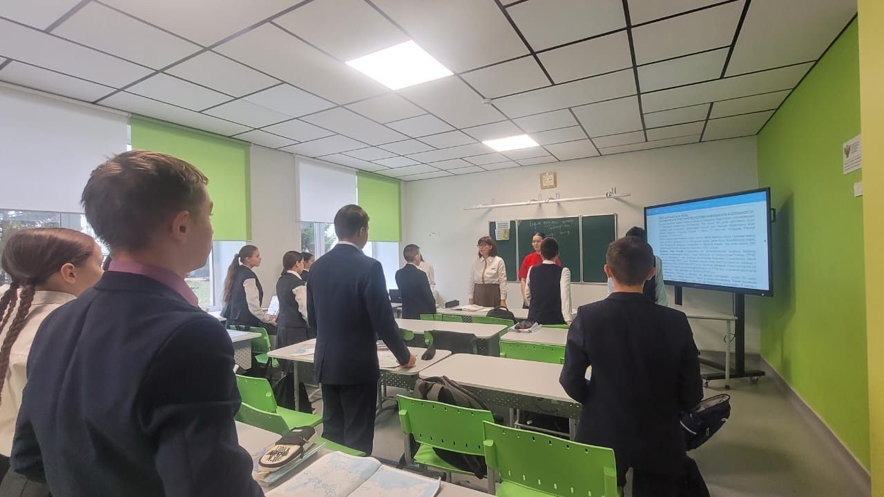 В Апастовской школе прошел рейд «Сохраним школьный учебник», приуроченный ко Всемирному дню школьных библиотек
