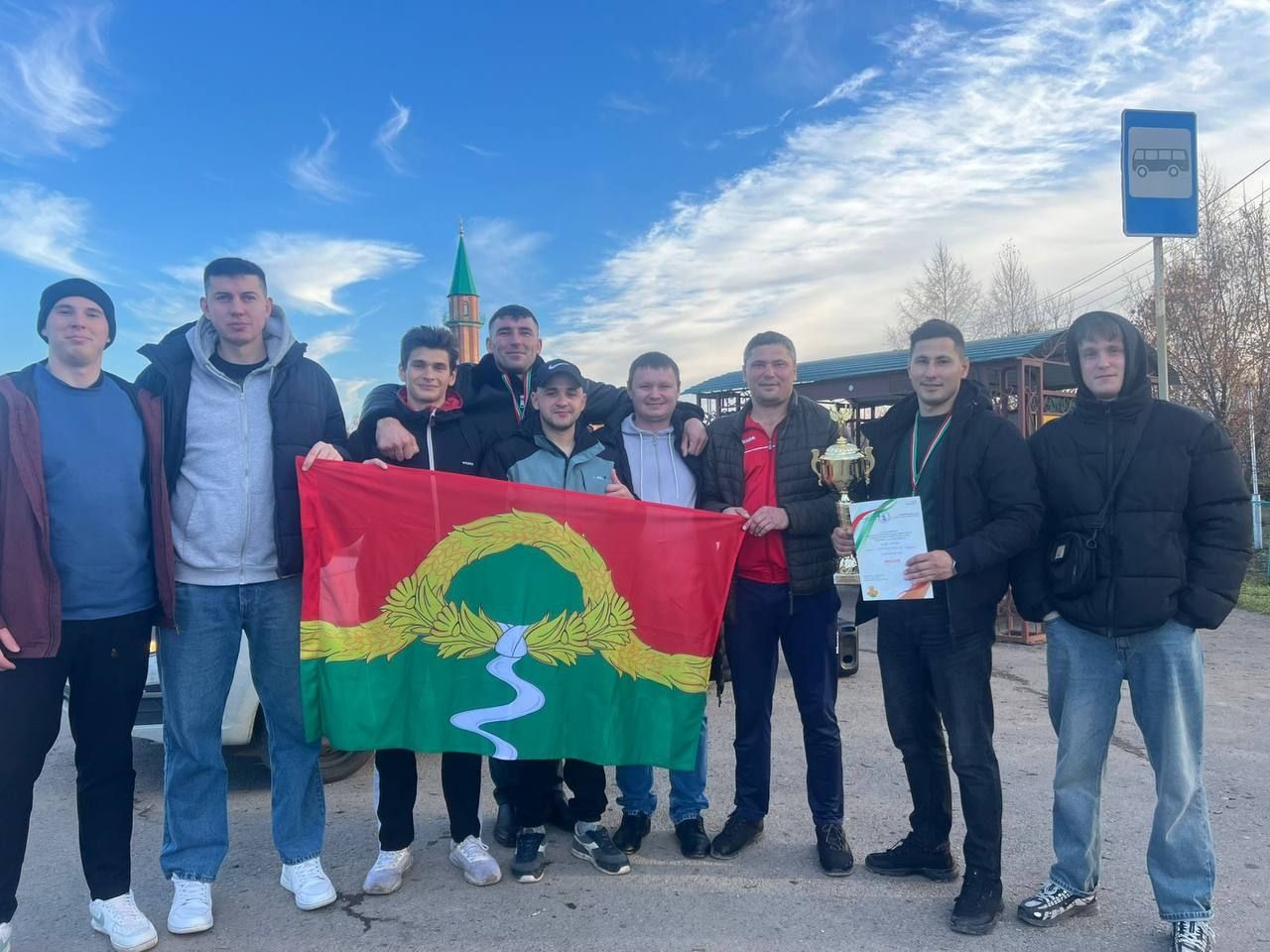 Мужская волейбольная команда Апастовского  района заняла 1 место!