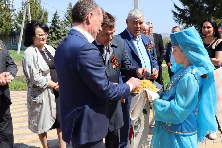 Капиталь төзекләндерүдән соң Карамасар авылы клубы ачылды