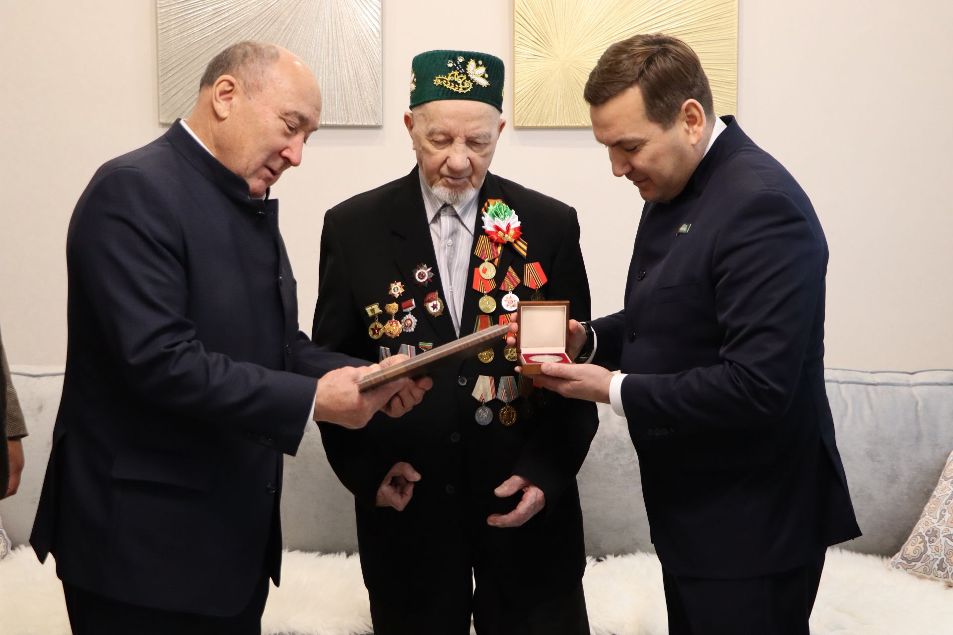 Бөек Ватан сугышы ветераны Хәйретдин ага Сәлахов «1941-1945 еллардагы Бөек Ватан сугышында Җиңүгә 80 ел» юбилей медале белән бүләкләнде