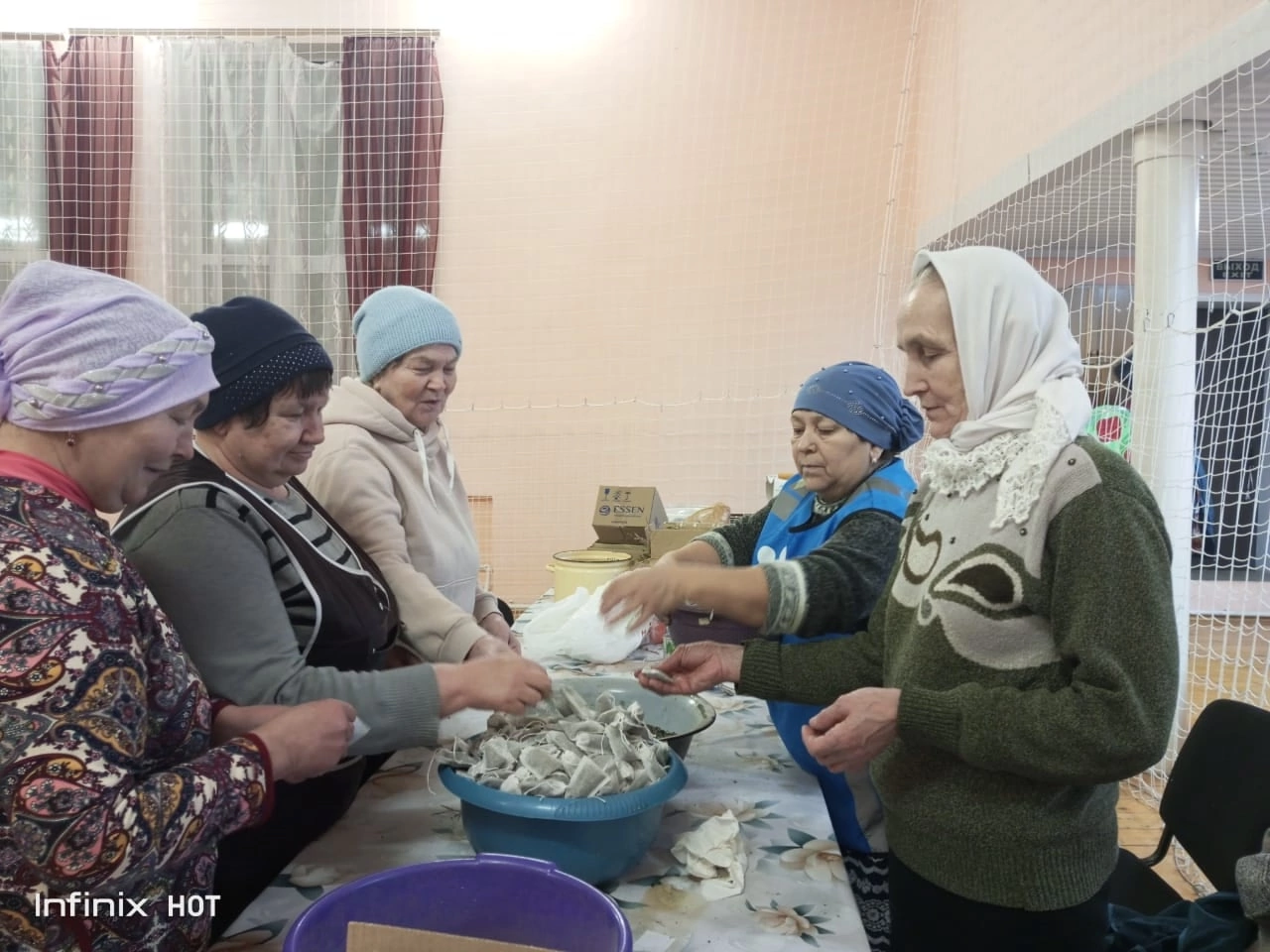 Зур Күккүз җирлеге махсус хәрби операциядә булган егетләргә ярдәм итә