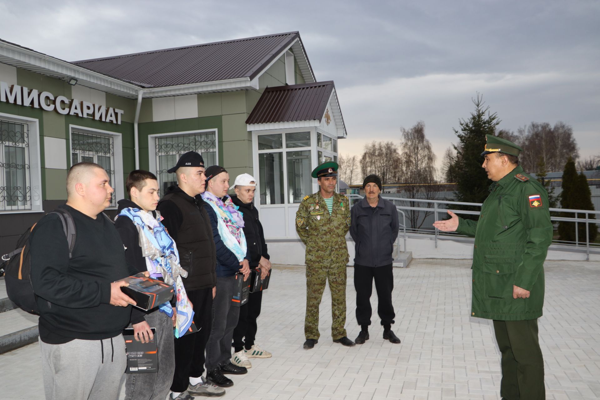 Район егетләре хәрби хезмәткә китте