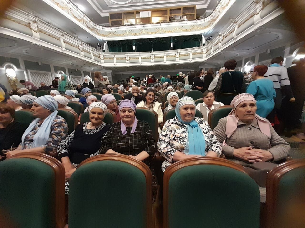 Группа ветеранов Апастовского района приняла участие в благотворительной акции «Мы помним»