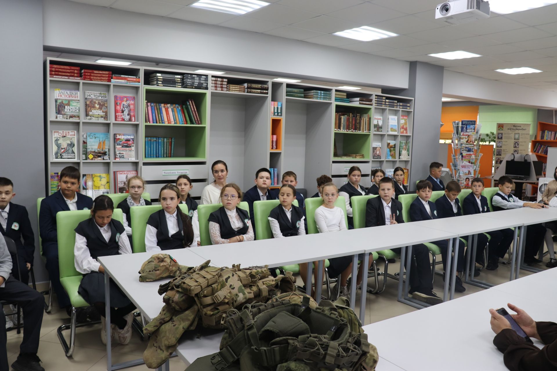 Апас үзәк китапханәсендә “Безнең заман геройлары” дип исемләнгән чара узды