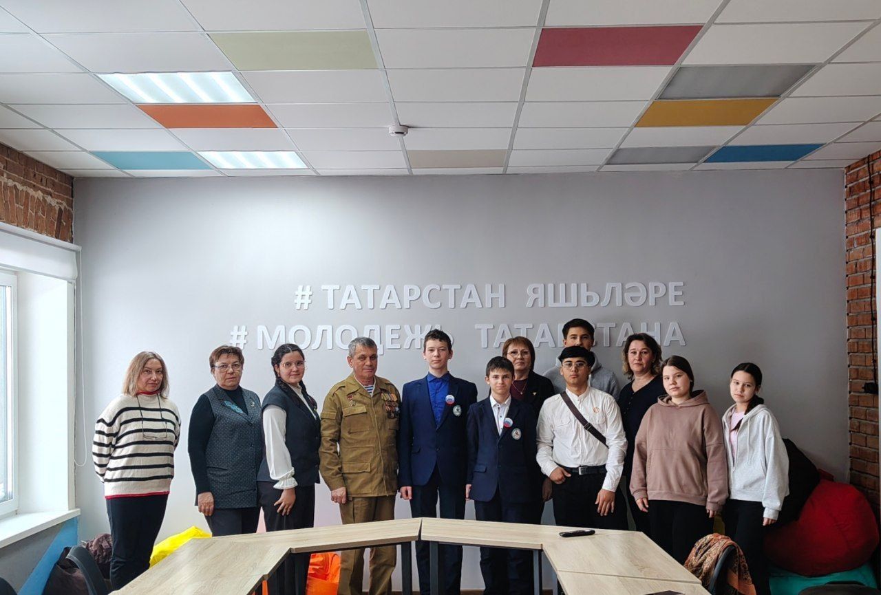 В молодежном центре “Яшьлек” состоялась памятная встреча подростков с ветераном Афганской войны Курамшиным Фаилем Гусмановичем