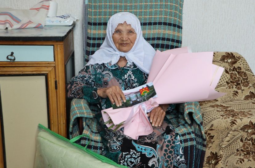 Фәүзия әби Кәримова 90 яшьлек юбилеен билгеләп үтте