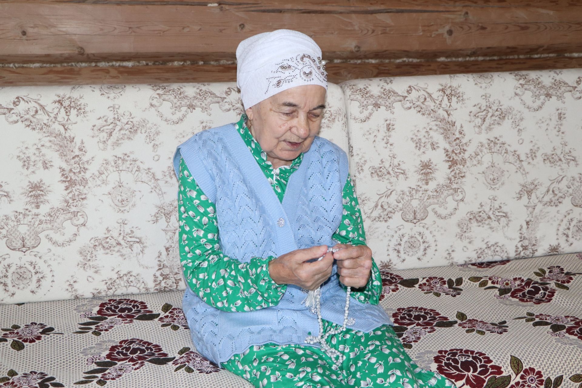 Иске Әнәле авылында яшәүче Талия әби: “Тормышымнан канәгать булып, 90 яшемә җиттем»