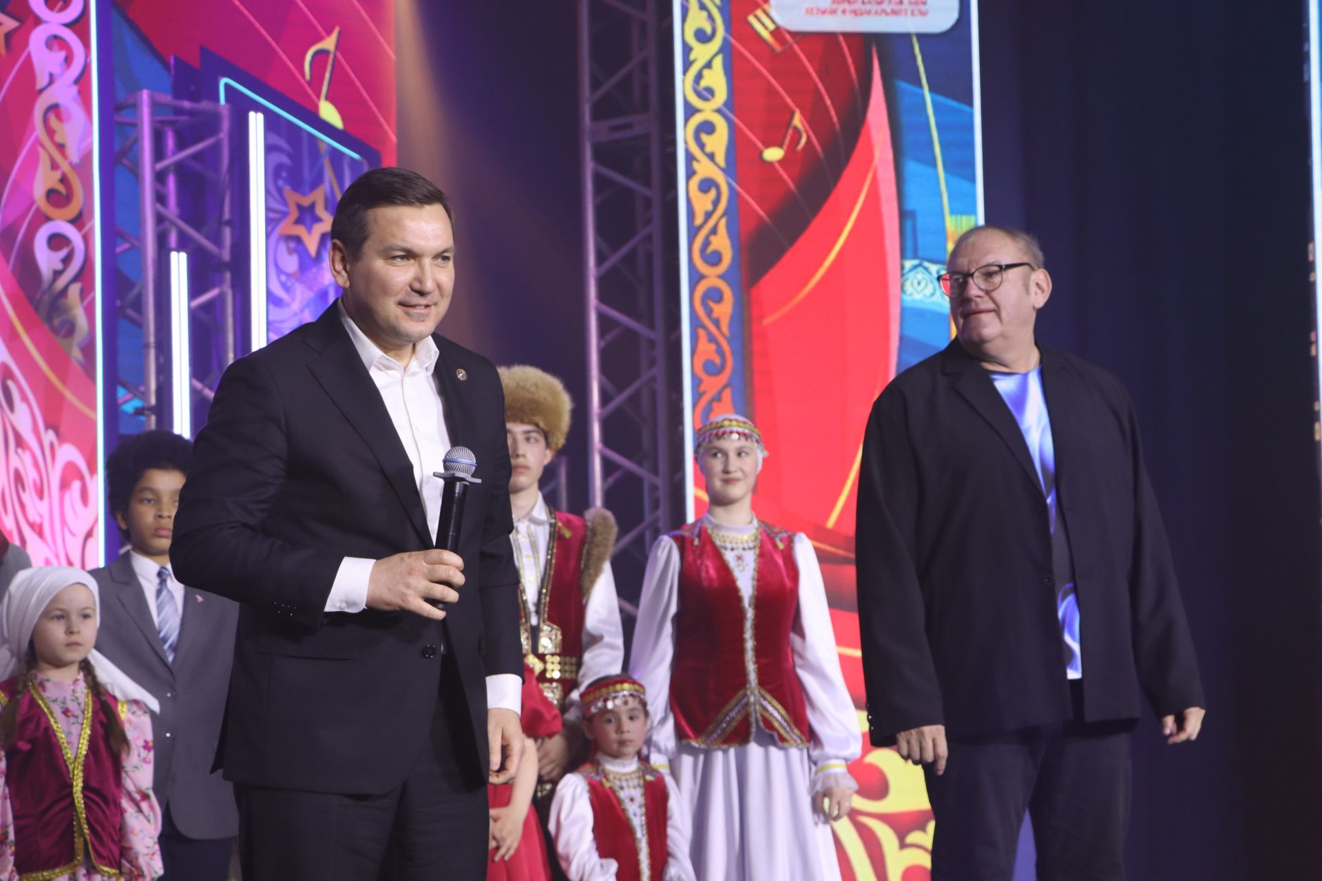 "Йолдызлык" фестивалендә бүләкләү тантанасыннан фотомизгелләр