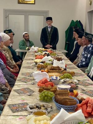 Әҗемлеләр дини табын артында очрашты