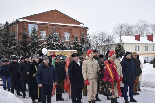 Апаста әфганчылар көне билгеләп үтелде