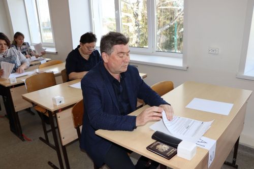 Районда әти-әниләр Бердәм Дәүләт имтиханы тапшырды