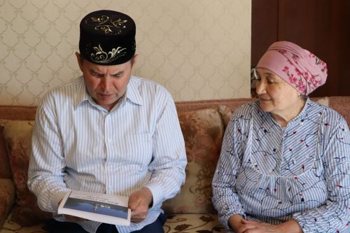 Азат и Гульсина Гайнетдиновы – образцовая семья Ср. Балтаево, сопровождающая односельчан на пути к религии