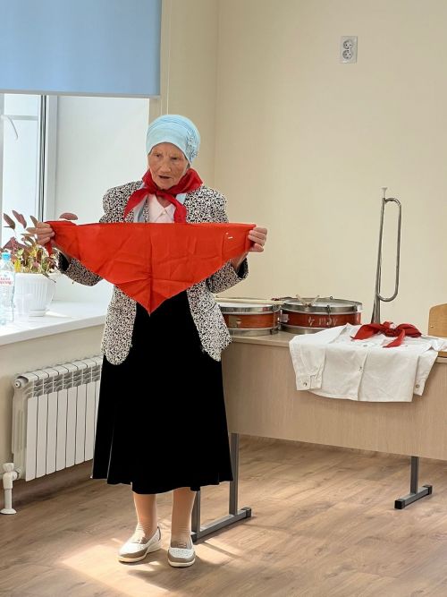В Апастовском ЦДТ «Сэлэт» совместно с Советом ветеранов было проведено праздничное мероприятие, посвященное Дню пионерской организации