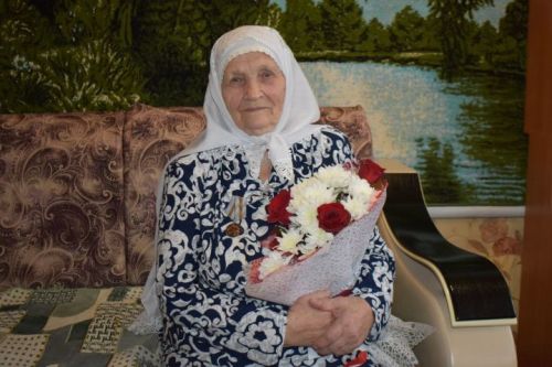 Галия апа Гизатуллина проживает в Тутаево. Во время блокады Ленинграда ей было 4 года