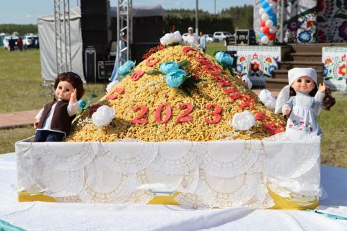 Самый большой чак-чак в Заволжской зоне выпекли в Апастово