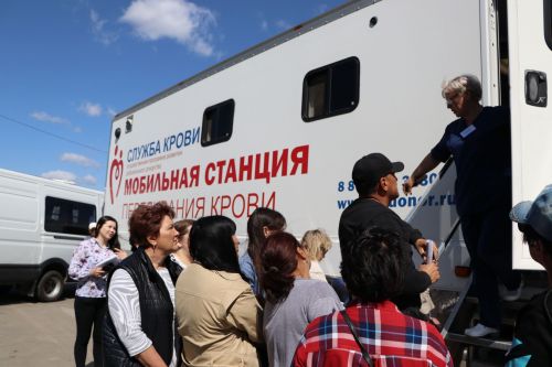 Апаста Донор көне узды