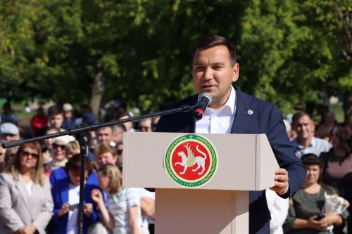 В Центральном парке отдыха Апастово состоялся выпускной вечер