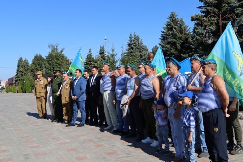 В Апастово отмечают День воздушно-десантных войск