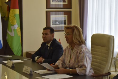 Апаста Татарстан Республикасы хезмәт, мәшгульлек һәм социаль яклау министры Эльмира Зарипова кабул итүләр уздырды