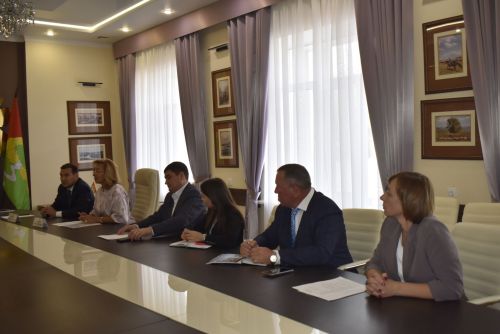 Апаста Татарстан Республикасы хезмәт, мәшгульлек һәм социаль яклау министры Эльмира Зарипова кабул итүләр уздырды
