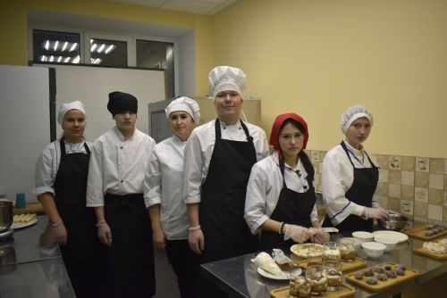 Апаста физик мөмкинлекләре чикле яшүсмерләр өчен һөнәр үзләштерү мөмкинлеге булдырылды