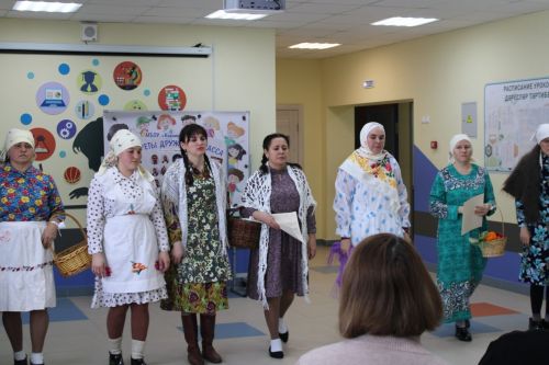 Сегодня на базе МБОУ «Каратунская СОШ» проведен семинар - практикум для классных руководителей школ Апастовского района на тему: «Психолого-педагогические методы и приемы в работе классного руководителя с детьми группы риска»