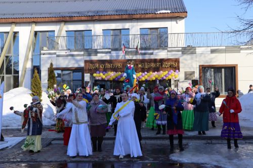 Апаста кышны озатып, язны каршыладылар