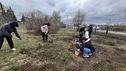 Учащиеся Бишевской школы приняли активное участие во Всероссийском субботнике